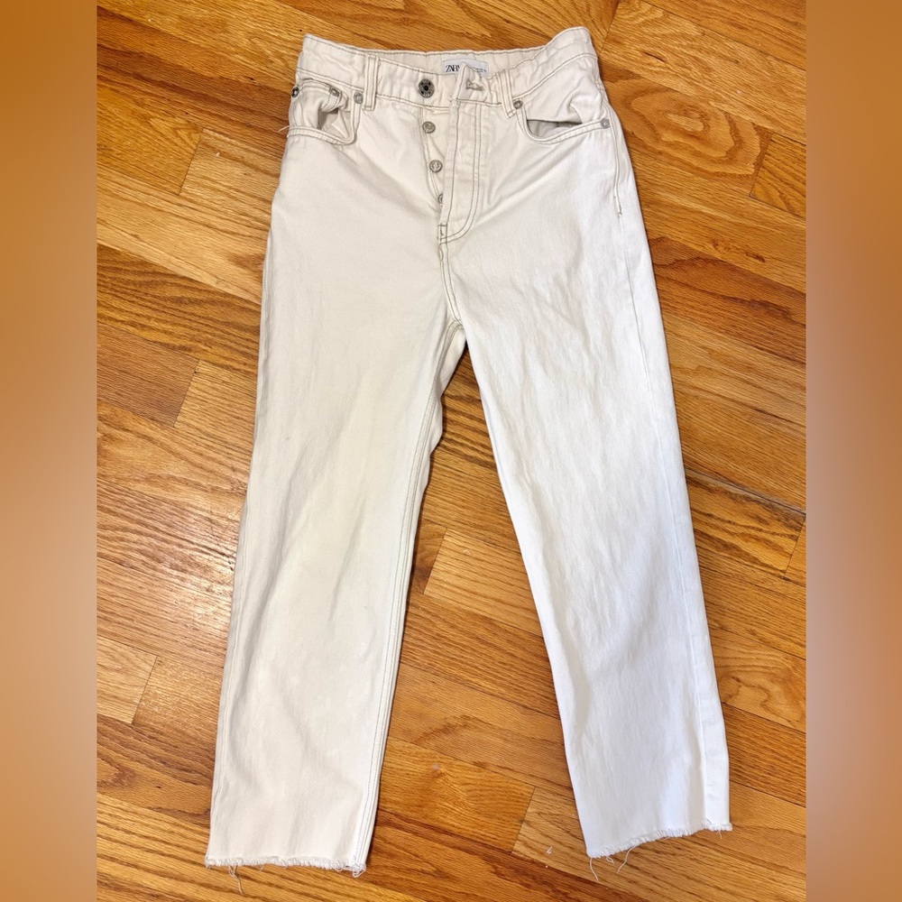 ZARA White Cropped Raw Hem Jeans
